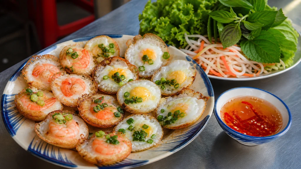 Bánh căn bánh khọt ăn vặt Sài Gòn