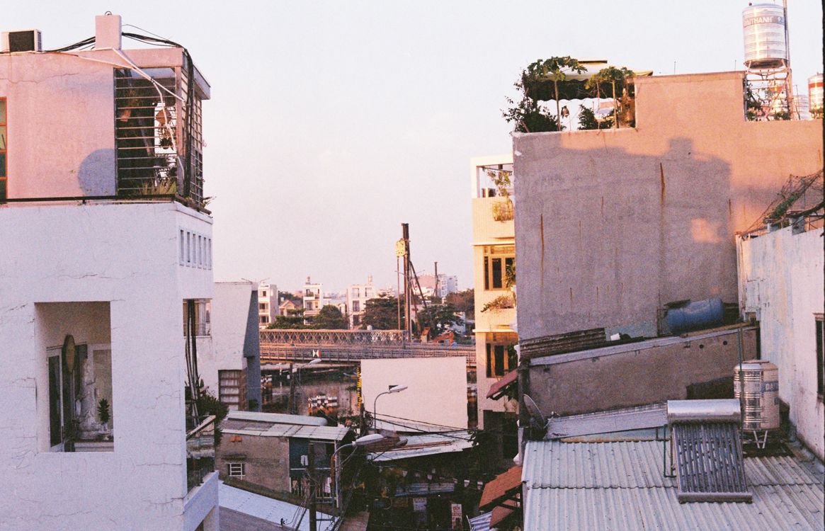 Góc chụp ảnh kinh nghiệm đi cafe rooftop Sài Gòn - Ảnh minh họa