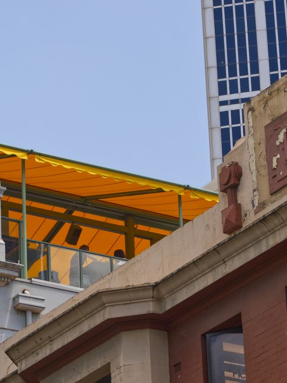 Toàn cảnh thành phố từ cafe rooftop Sài Gòn ban ngày - Ảnh minh họa