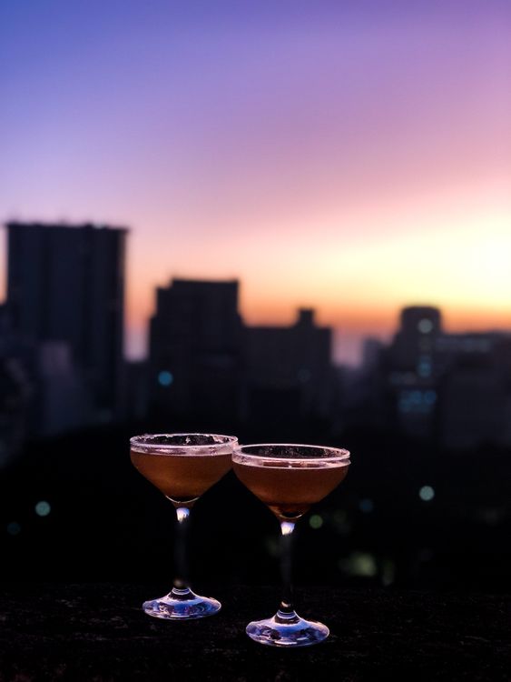Cafe rooftop Sài Gòn: 12 quán view đỉnh & thời điểm vàng để check-in
