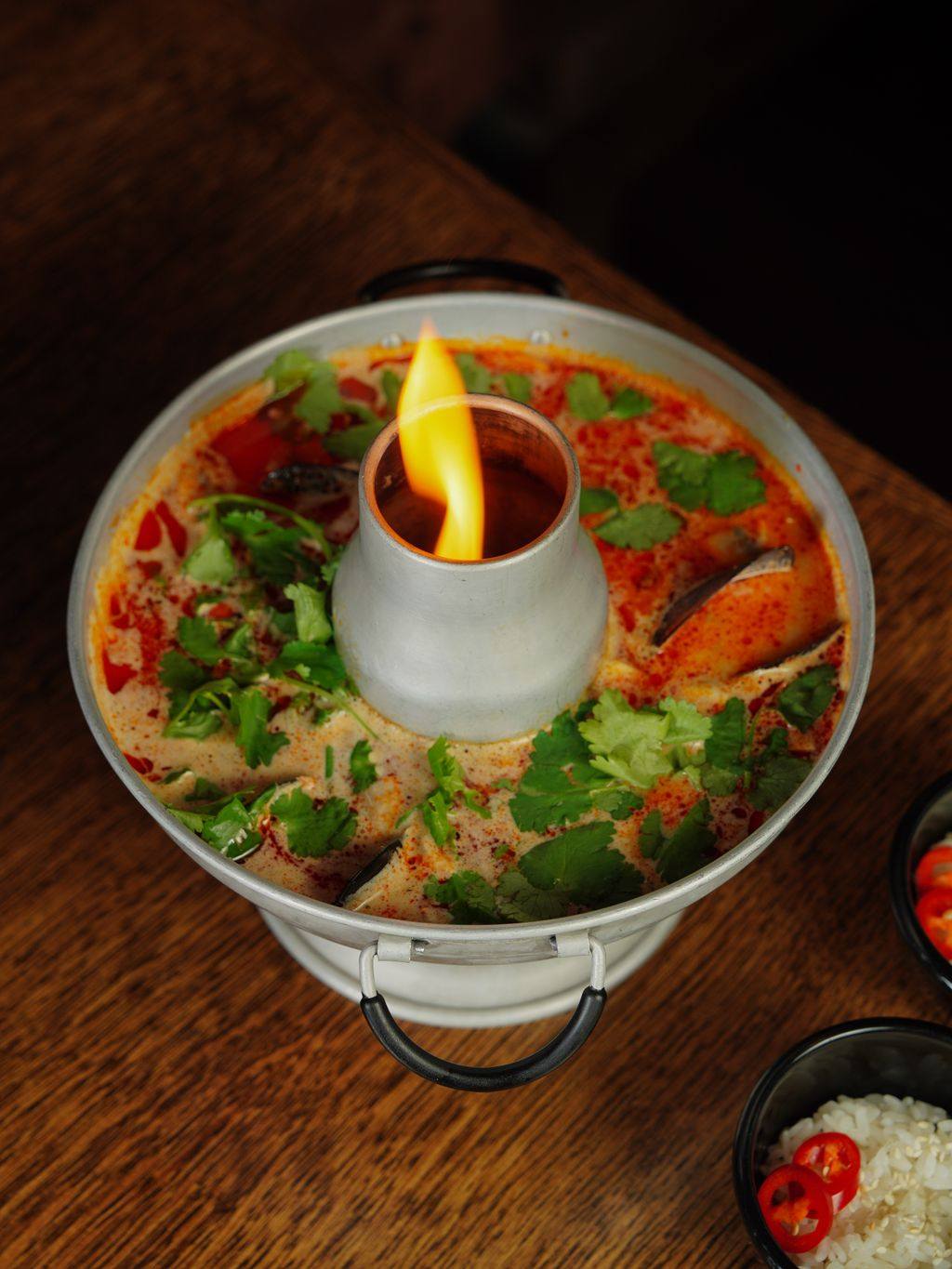 Lẩu thả Phan Thiết với nhiều loại hải sản tươi sống